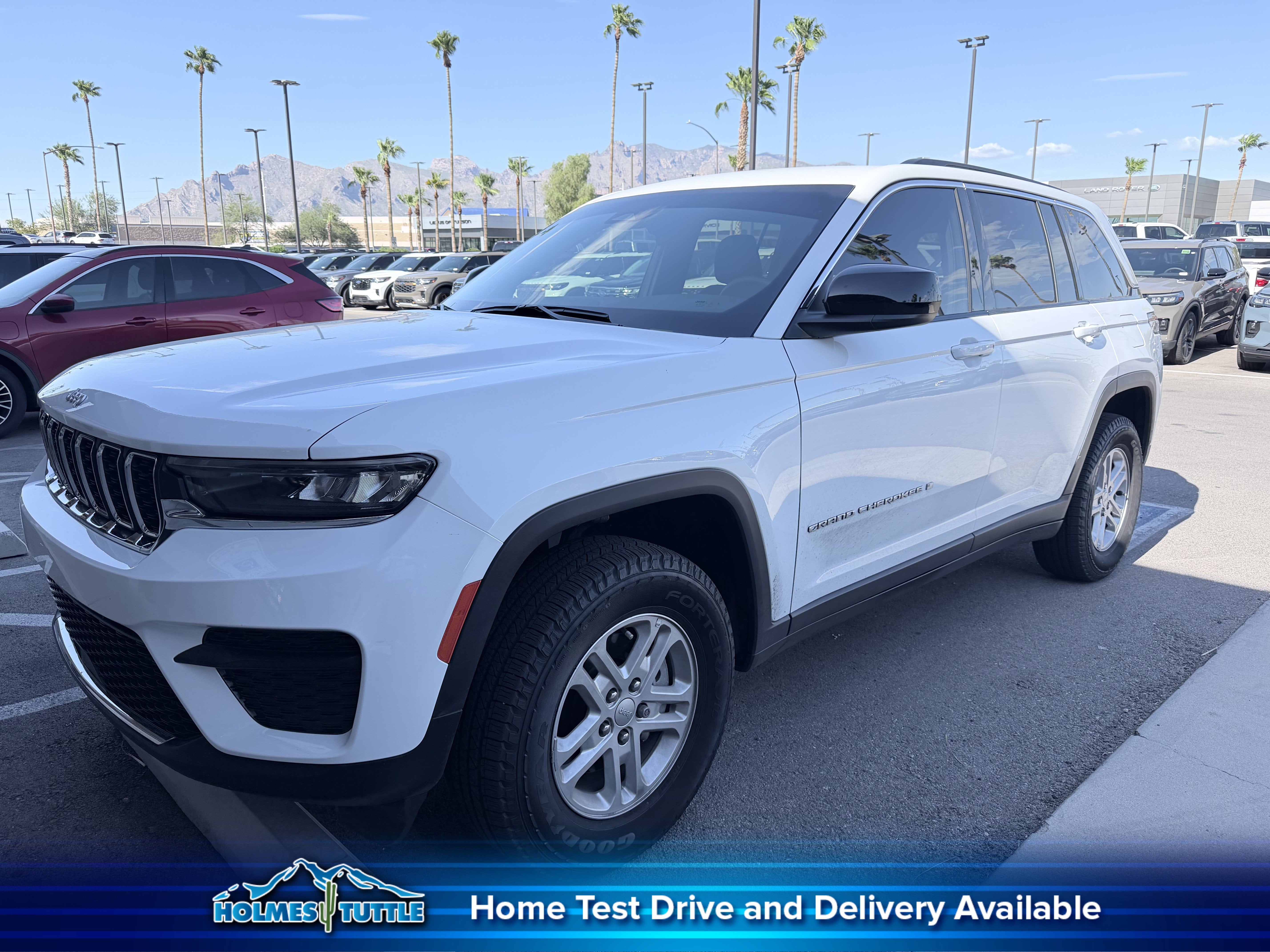 2025 Jeep Grand Cherokee Laredo