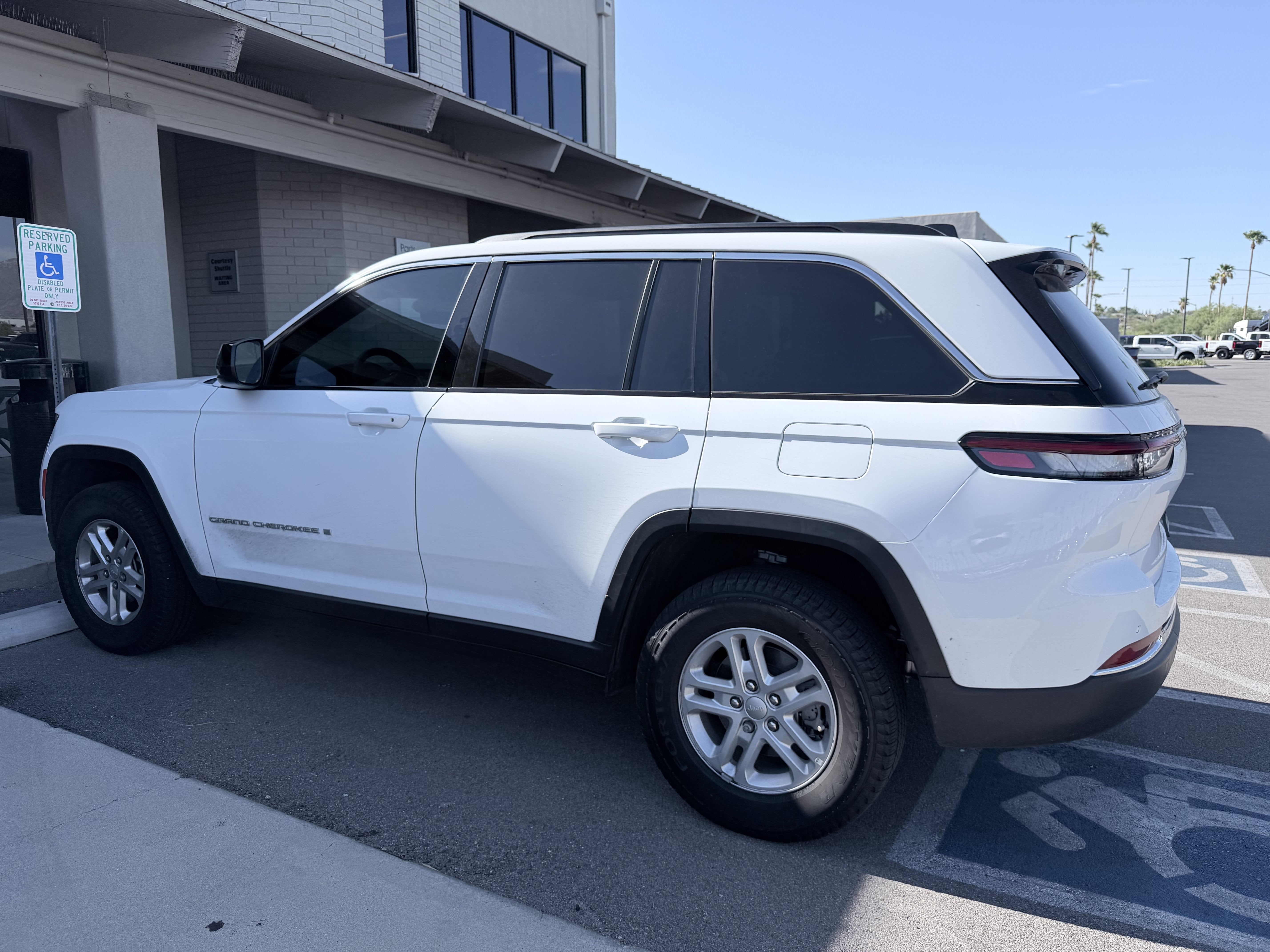2025 Jeep Grand Cherokee Laredo