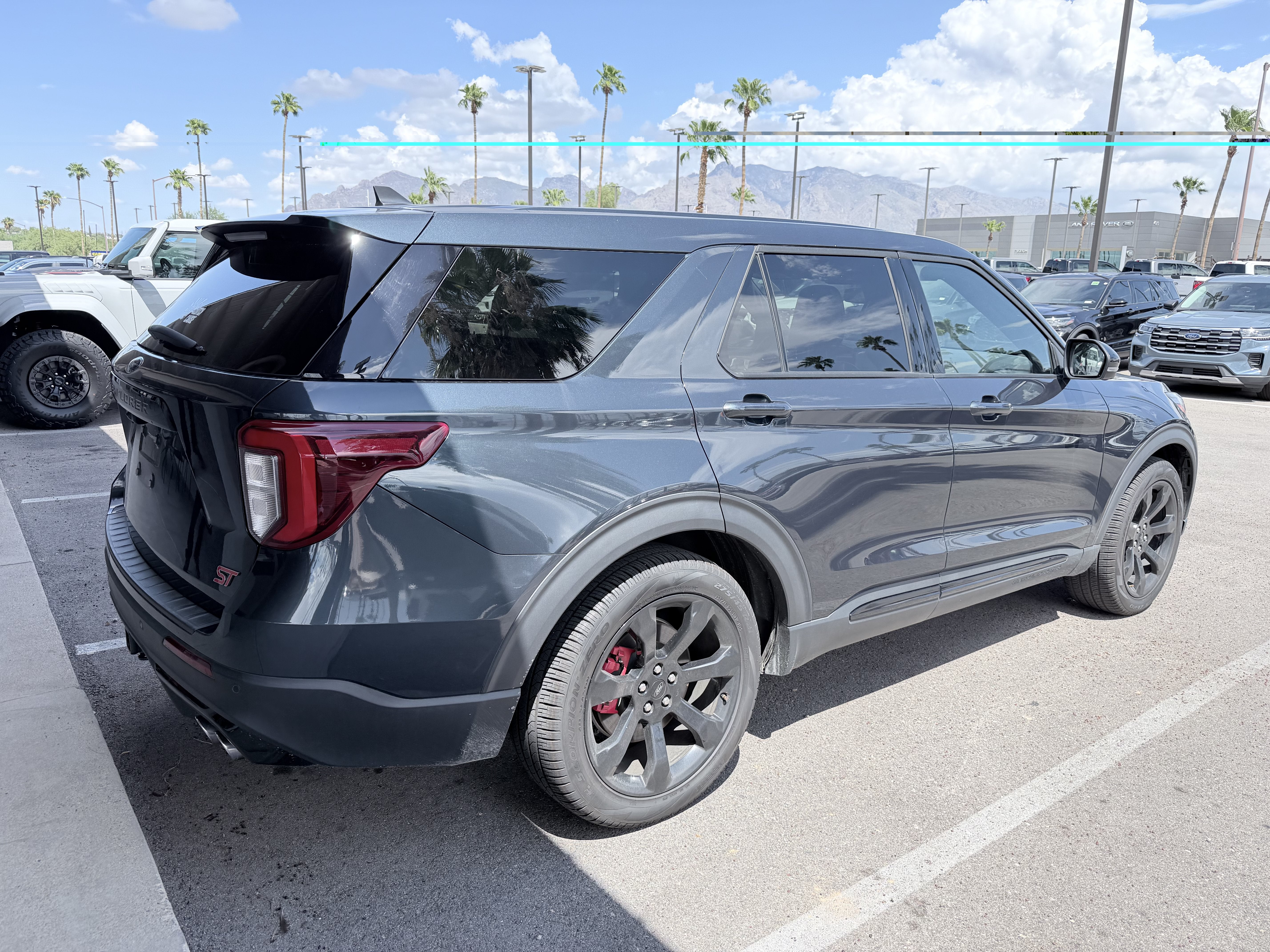 2022 Ford Explorer ST