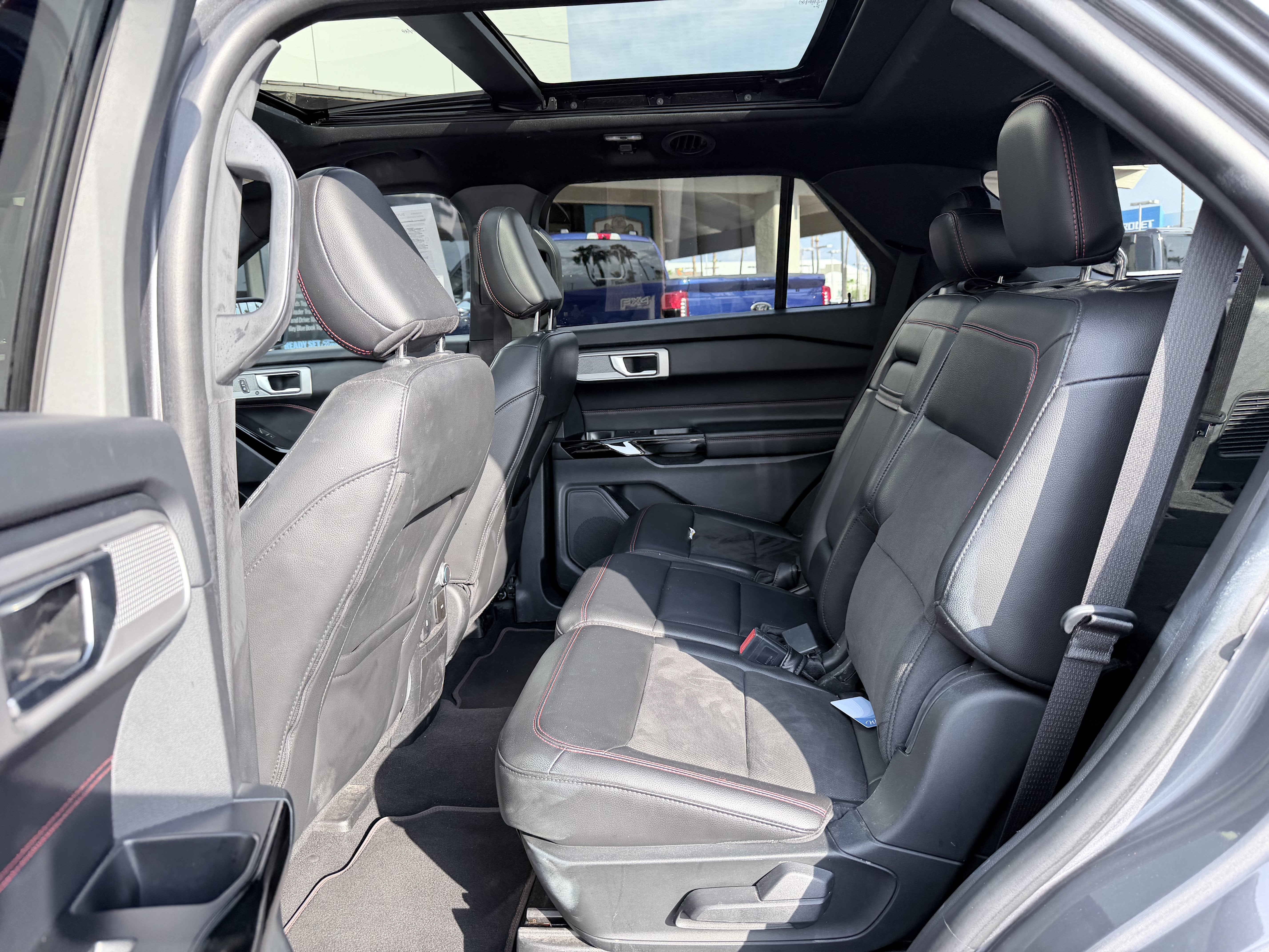 2022 Ford Explorer ST-Line