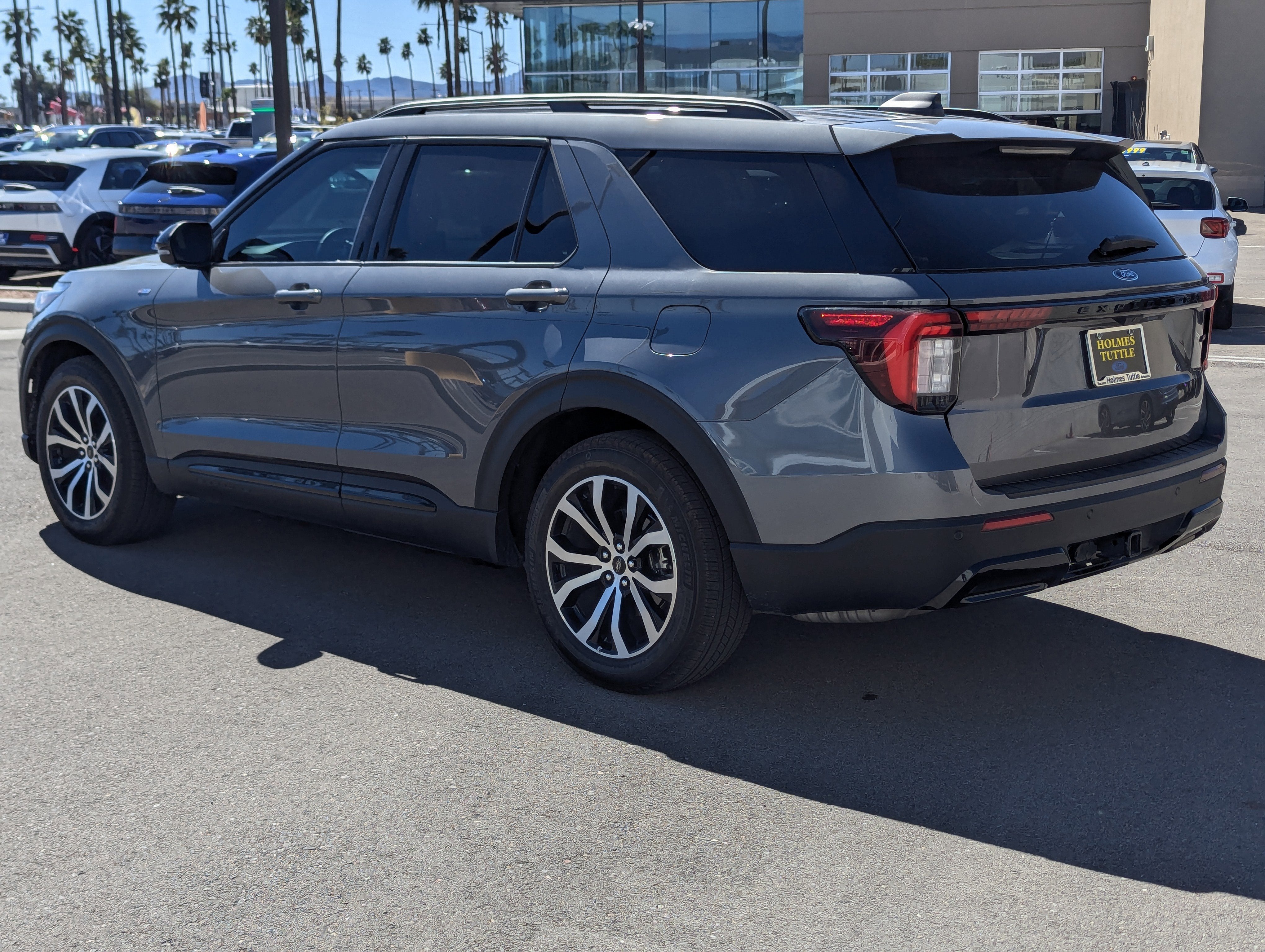 2025 Ford Explorer ST-Line