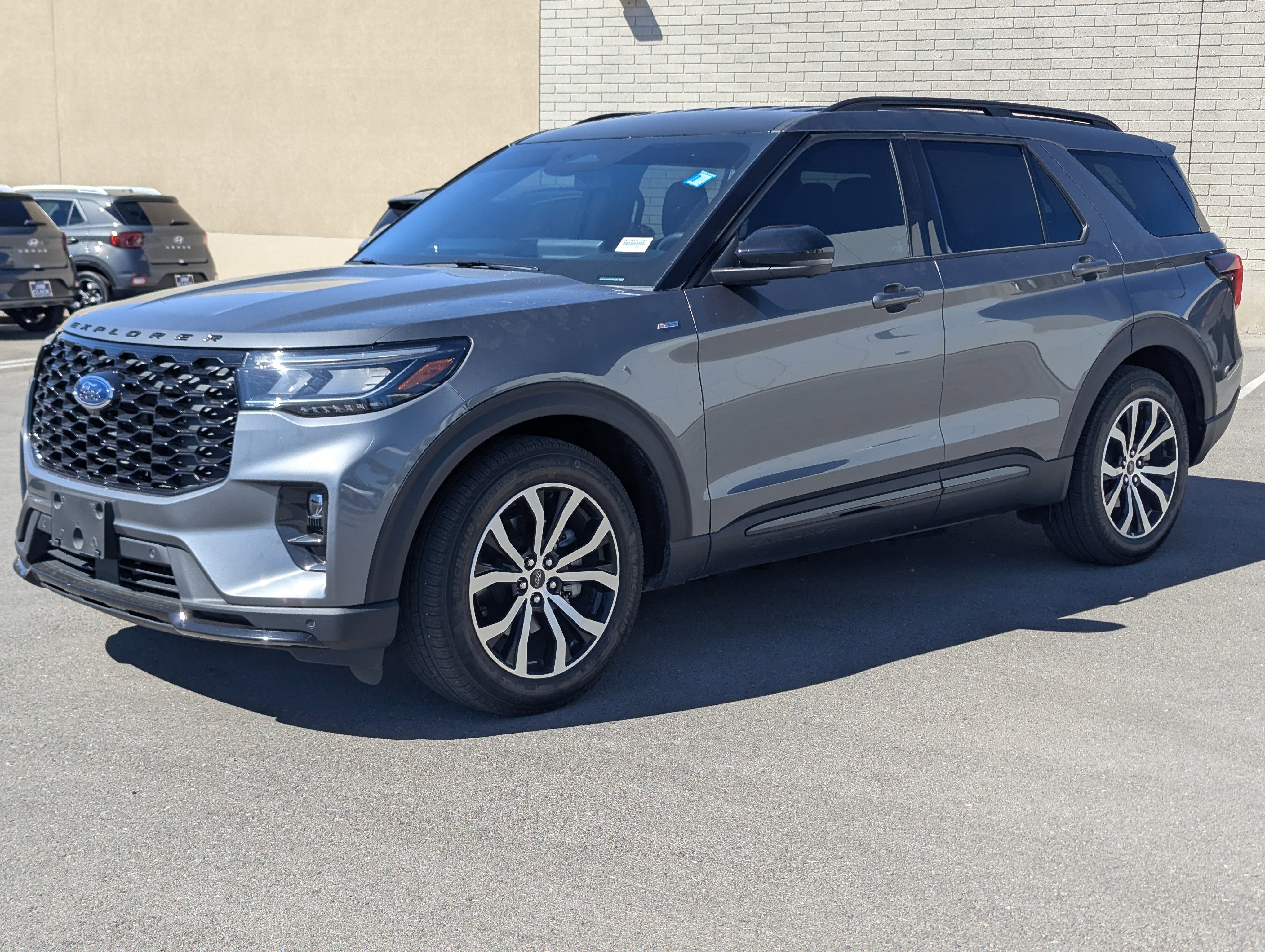 2025 Ford Explorer ST-Line