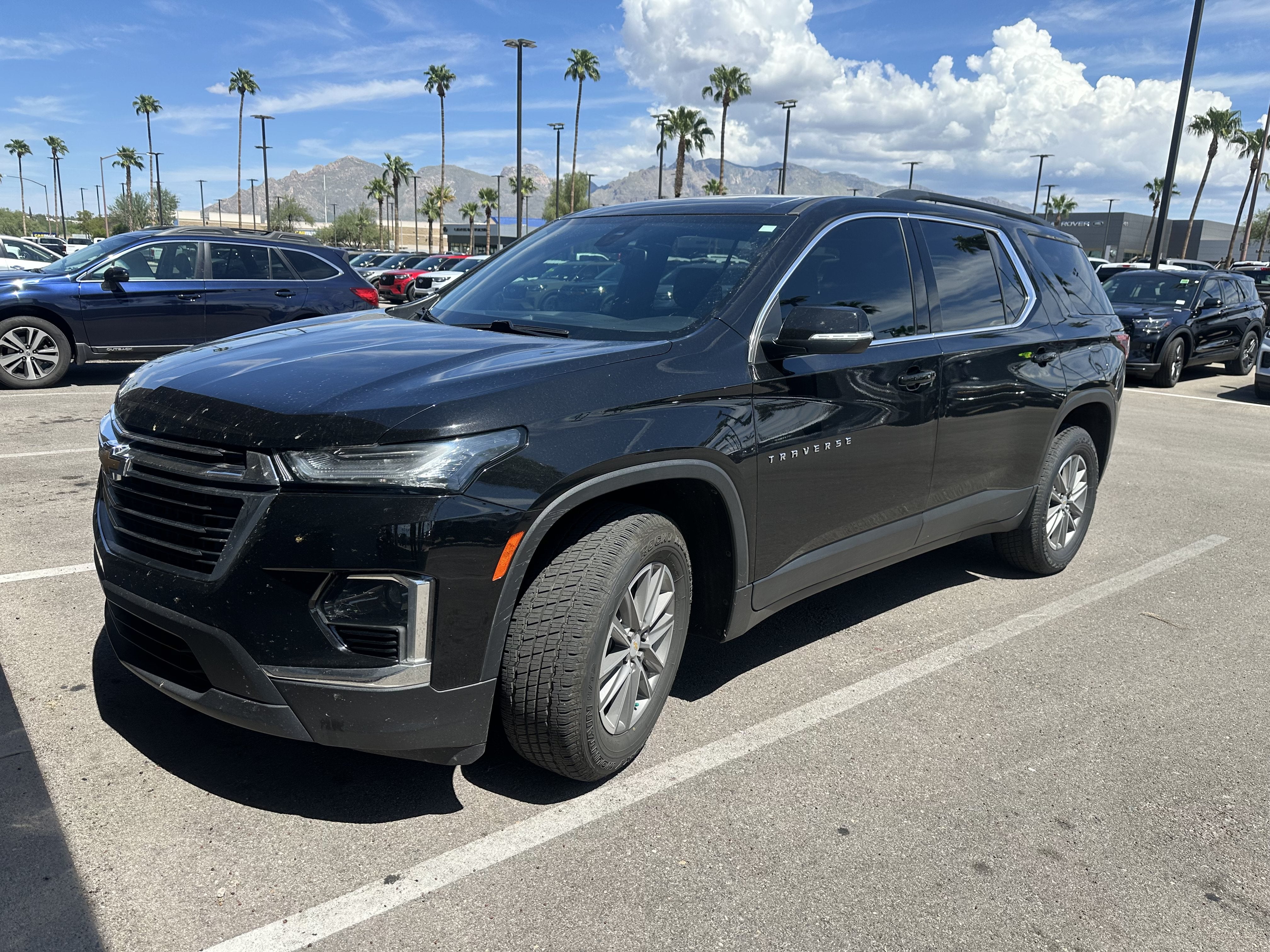 2023 Chevrolet Traverse LT Cloth