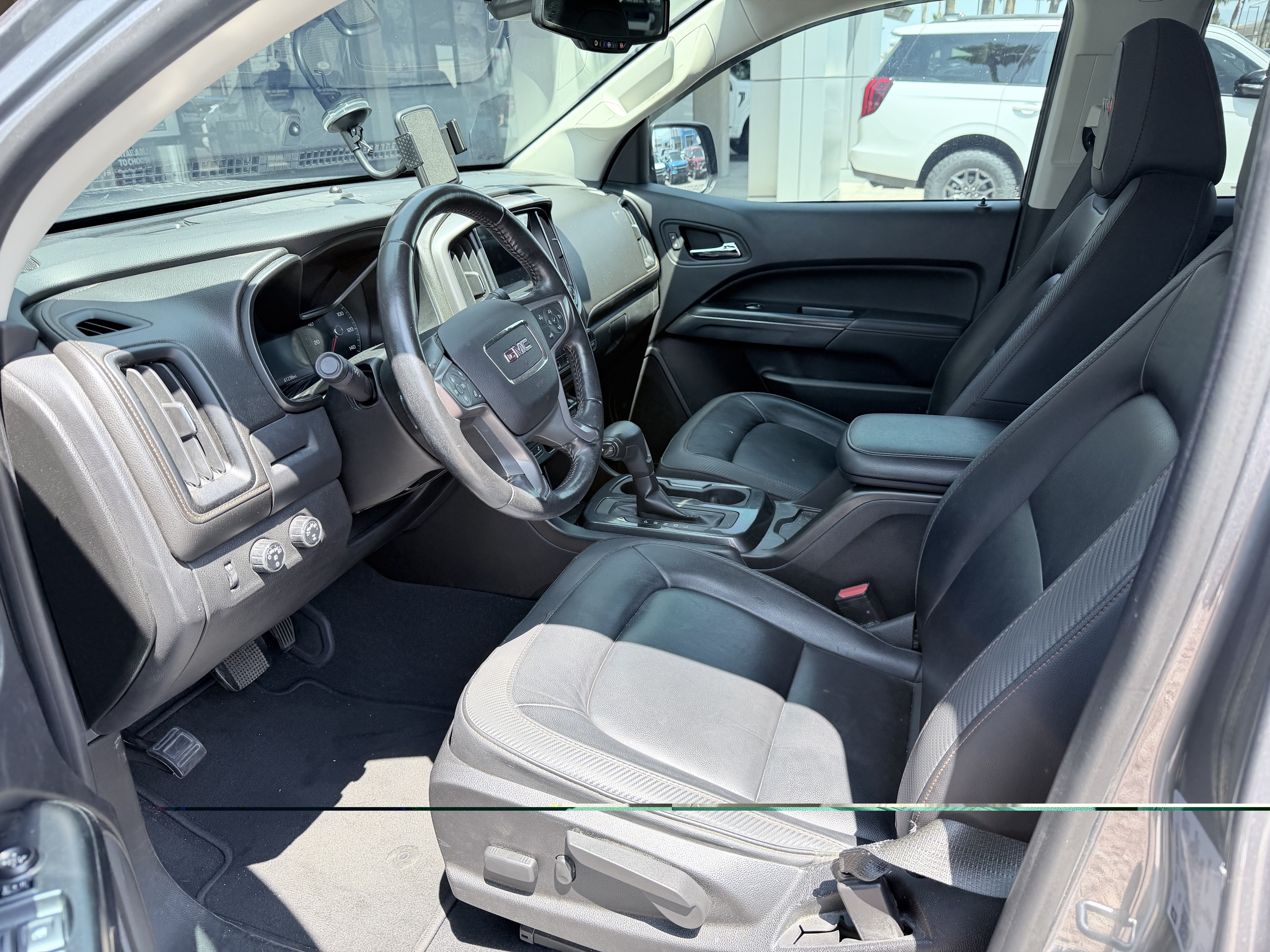 2021 GMC Canyon 4WD AT4 w/Leather