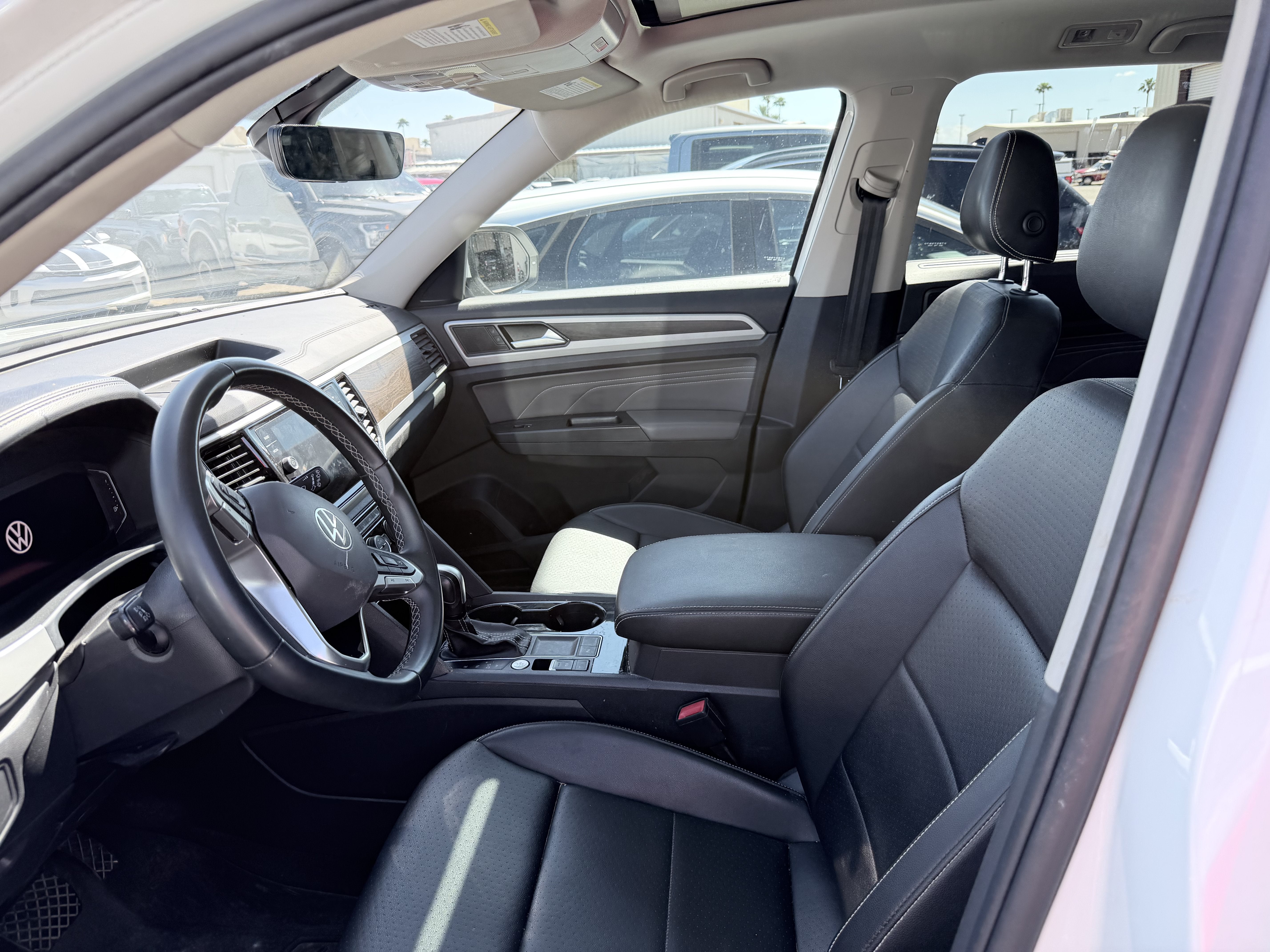 2022 Volkswagen Atlas 3.6L V6 SE w/Technology