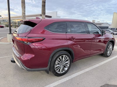 2022 Toyota Highlander Platinum