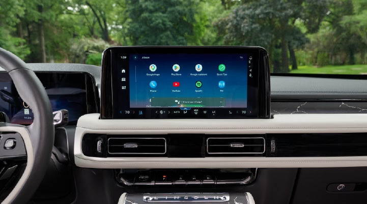The center touchscreen inside a 2027 Lincoln Aviator® Black Label™ SUV | Holmes Tuttle Lincoln in Tucson AZ